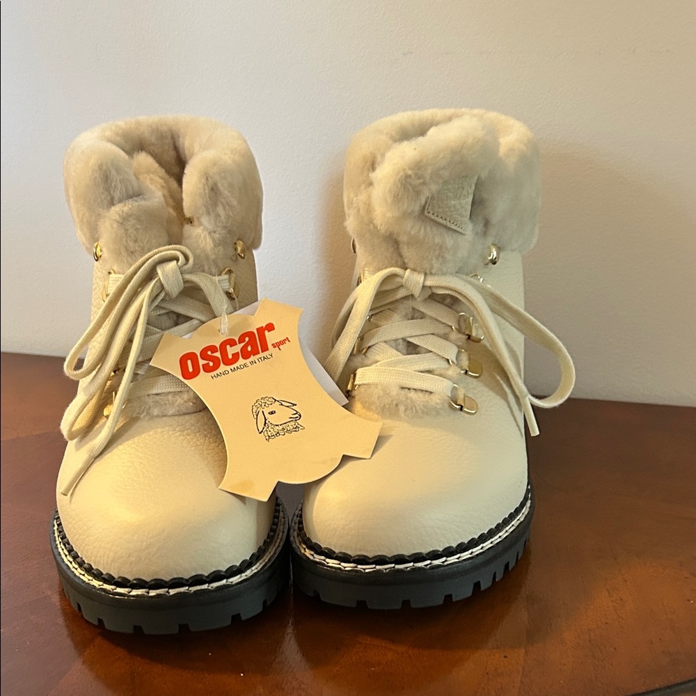 Oscar de la Renta Cream Shearling Collar Winter Boots - Picture 4 of 4